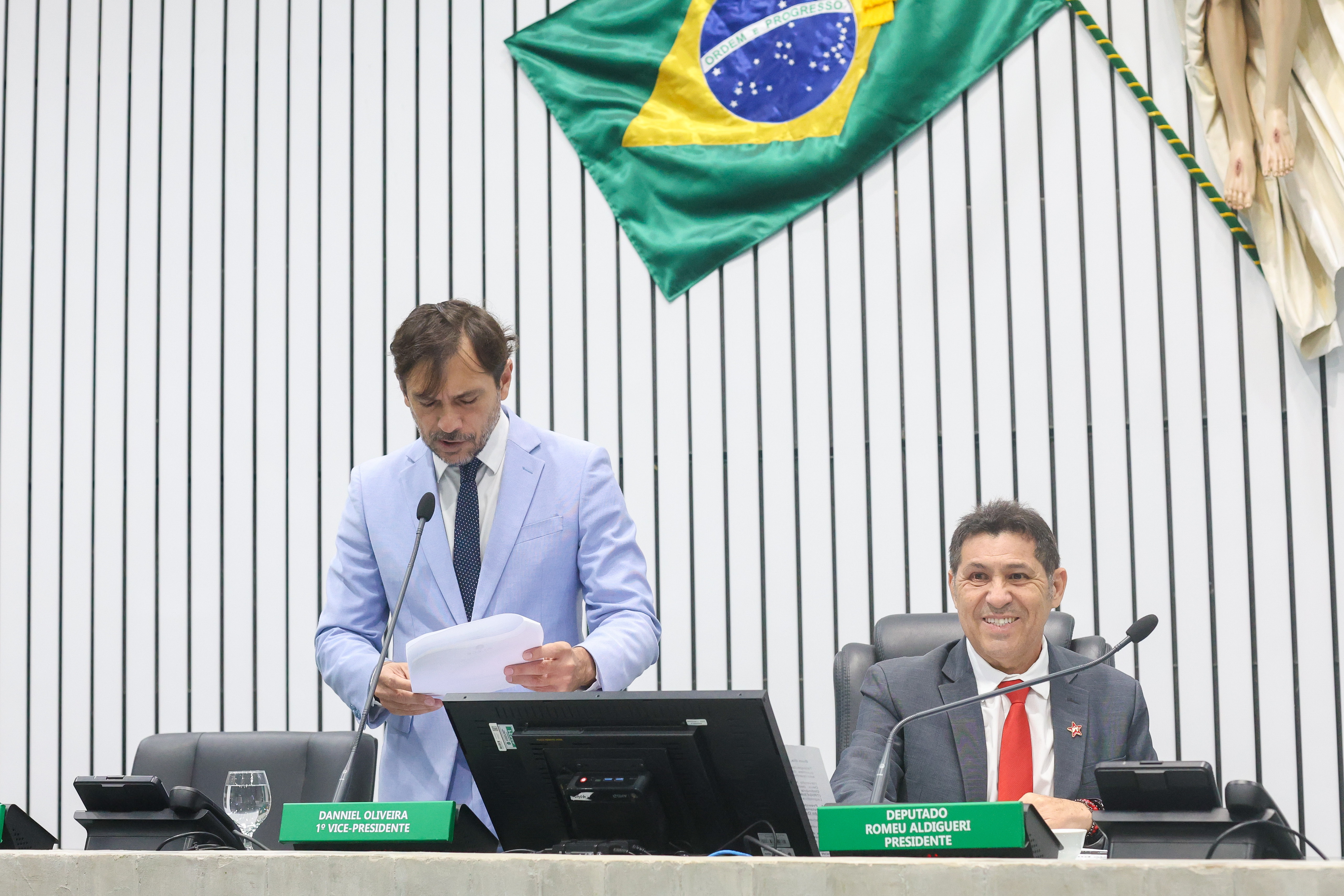 A leitura das matérias foi realizada pelo deputado Guilherme Sampaio (PT)