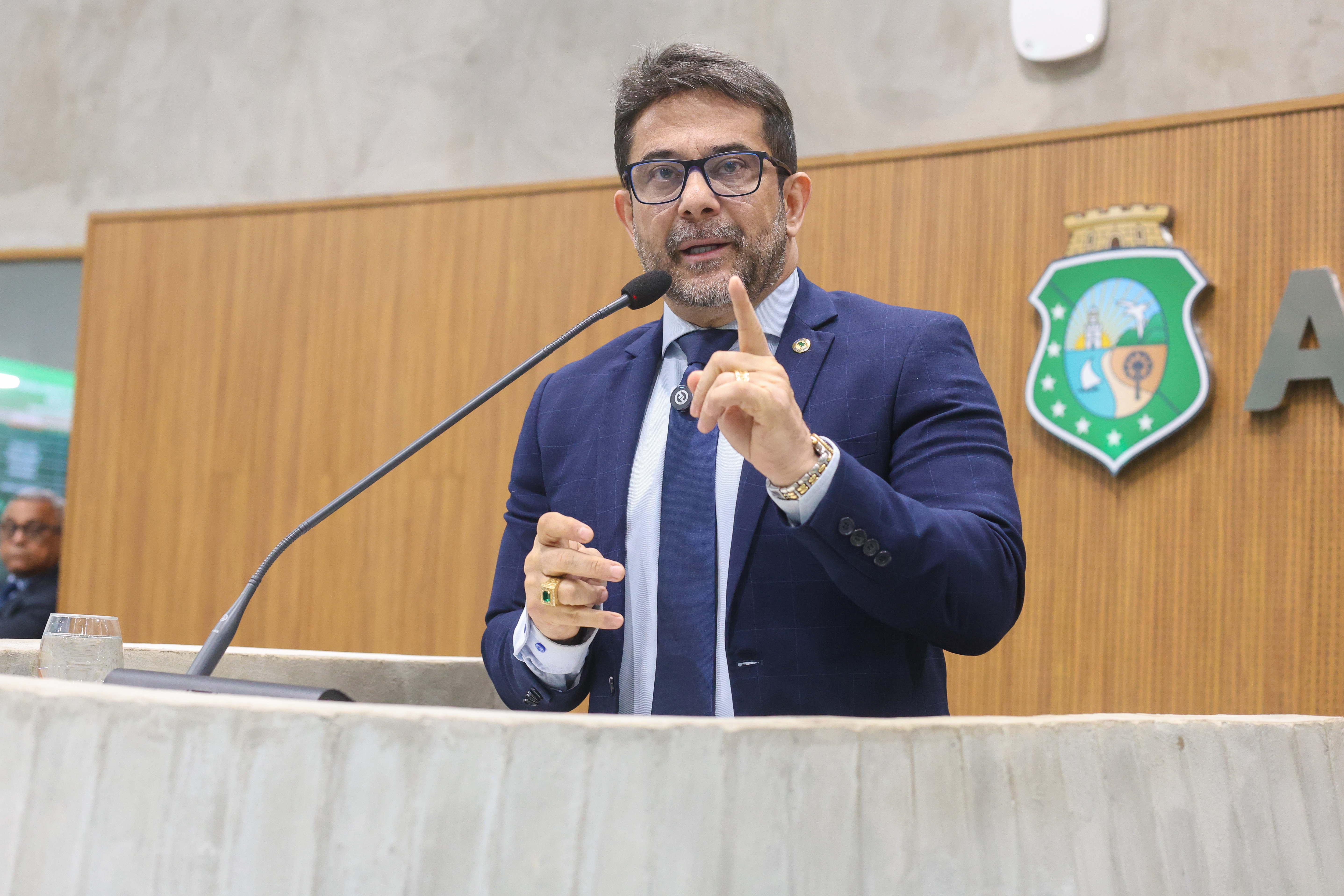 Apóstolo Luiz Henrique defende atuação das igrejas no combate à violência contra a mulher