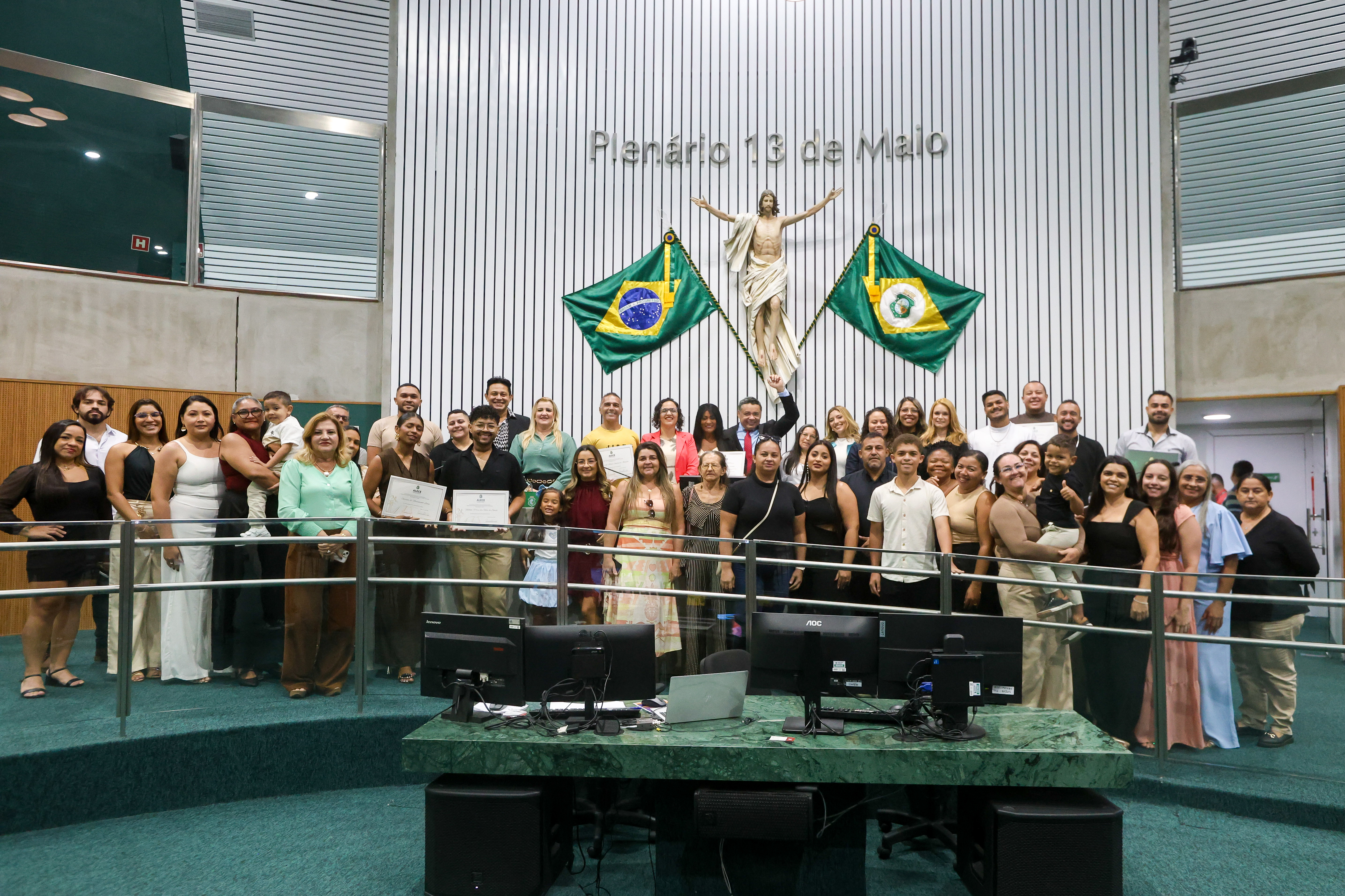 Instrutores, professores, dançarinos e profissionais da dança foram homenageados durante a cerimônia