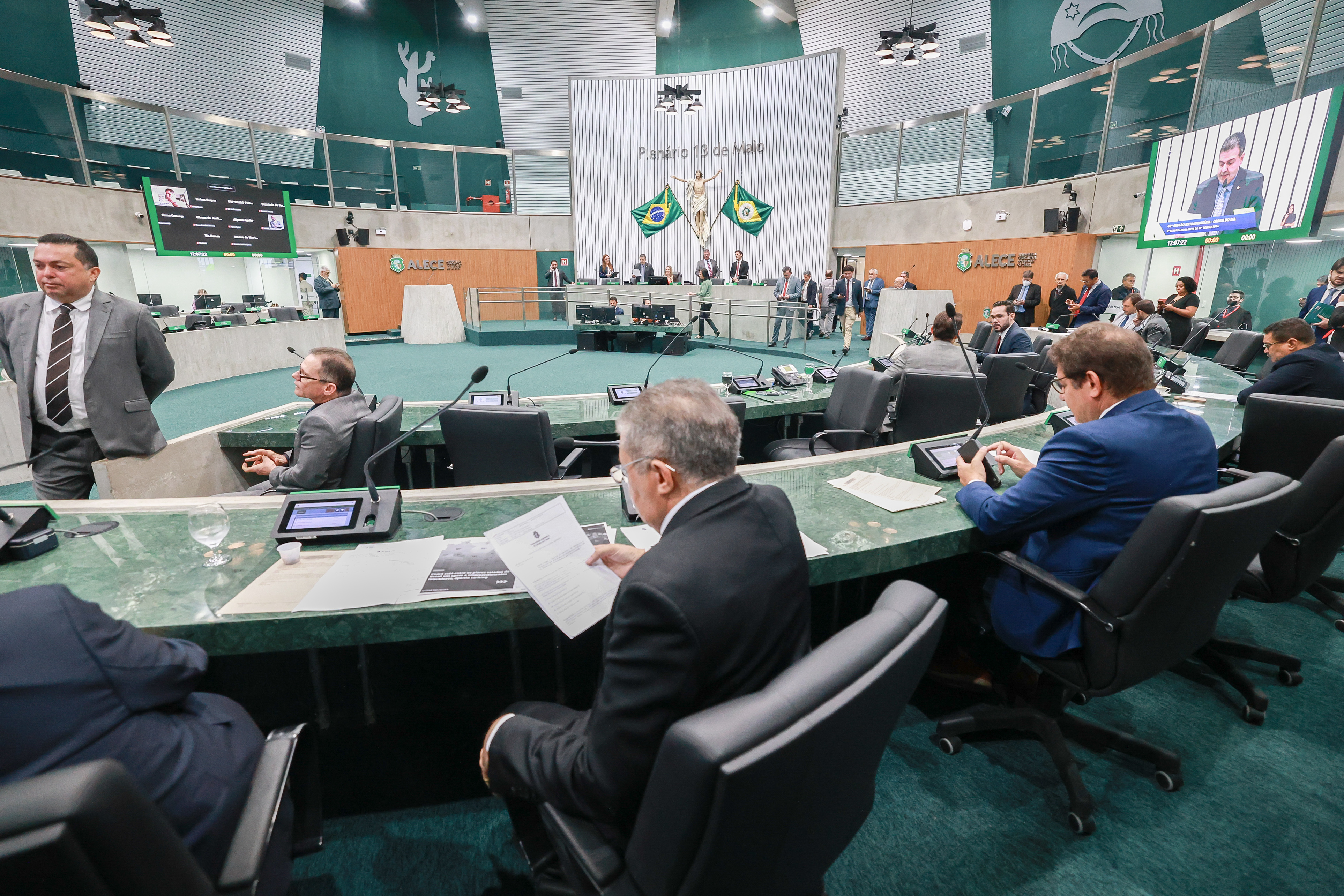 Deputados destacam caso Master e outros assuntos nesta quinta-feira