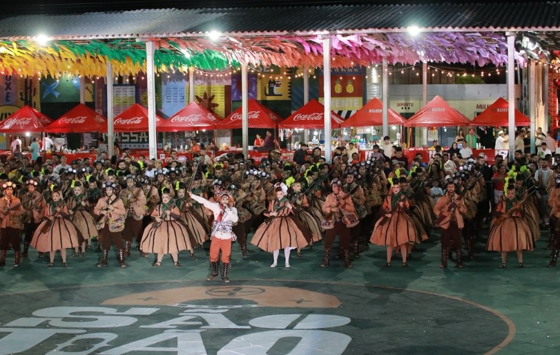 Alece celebra 50 anos da Quadrilha Zé Testinha em sessão solene nesta quarta