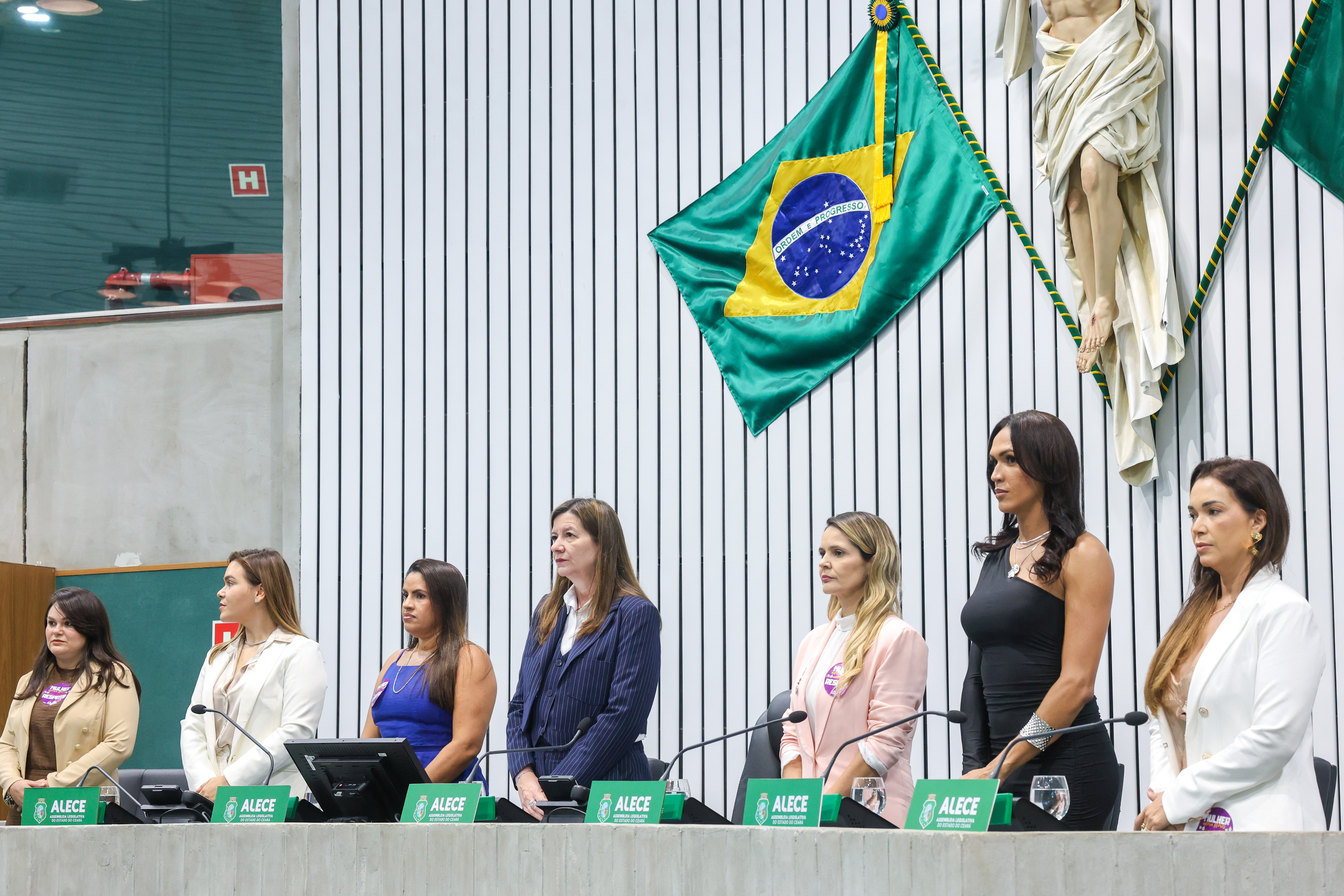 Alece reconhece importância de políticas públicas concretas para proteção da mulher