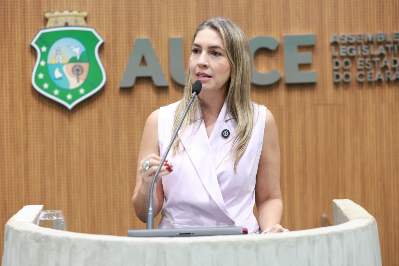Larissa Gaspar reforça apoio à PEC que prevê o fim da escala de trabalho 6x1