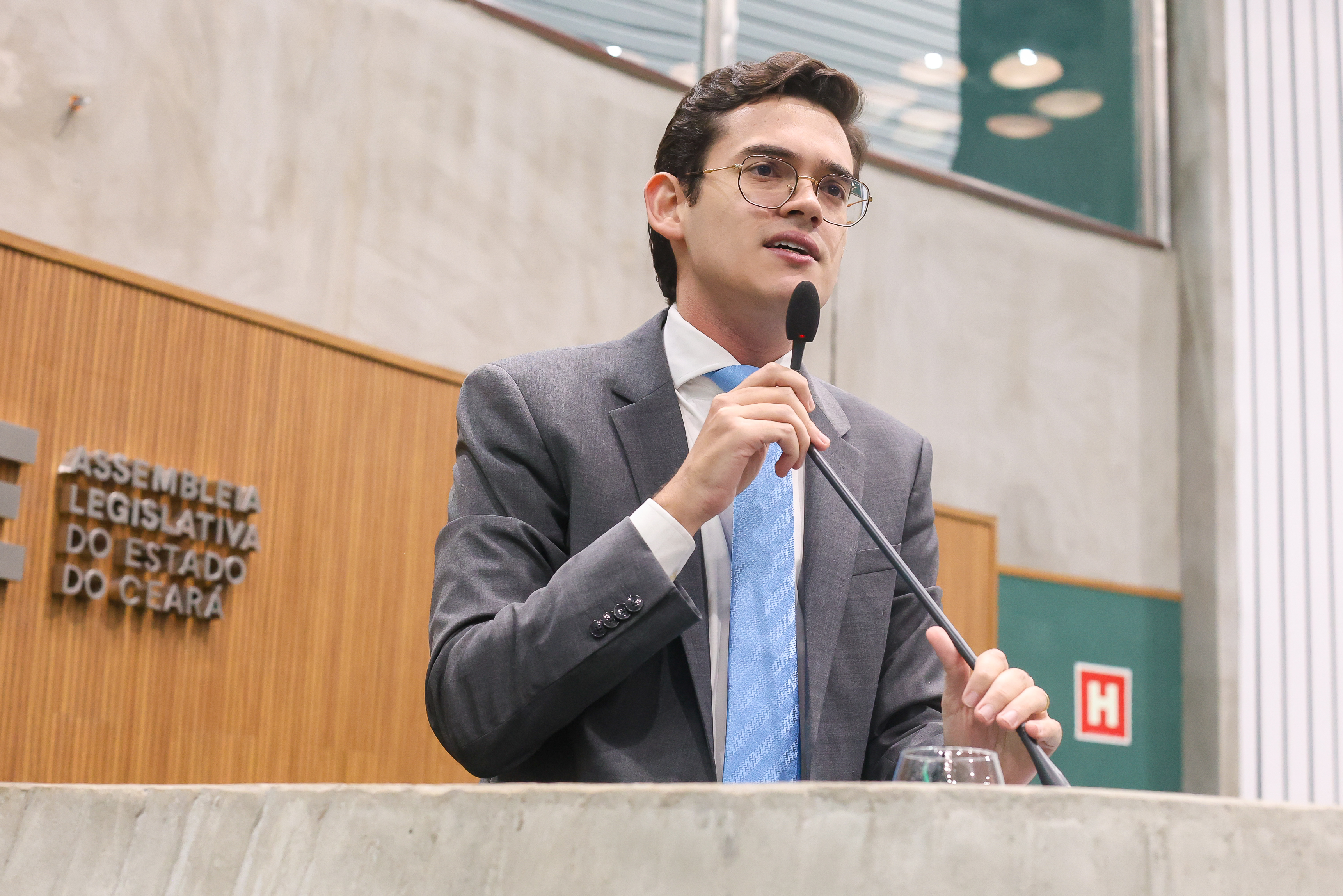 Carmelo Bolsonaro avalia dados do "Atlas da Violência 2026"