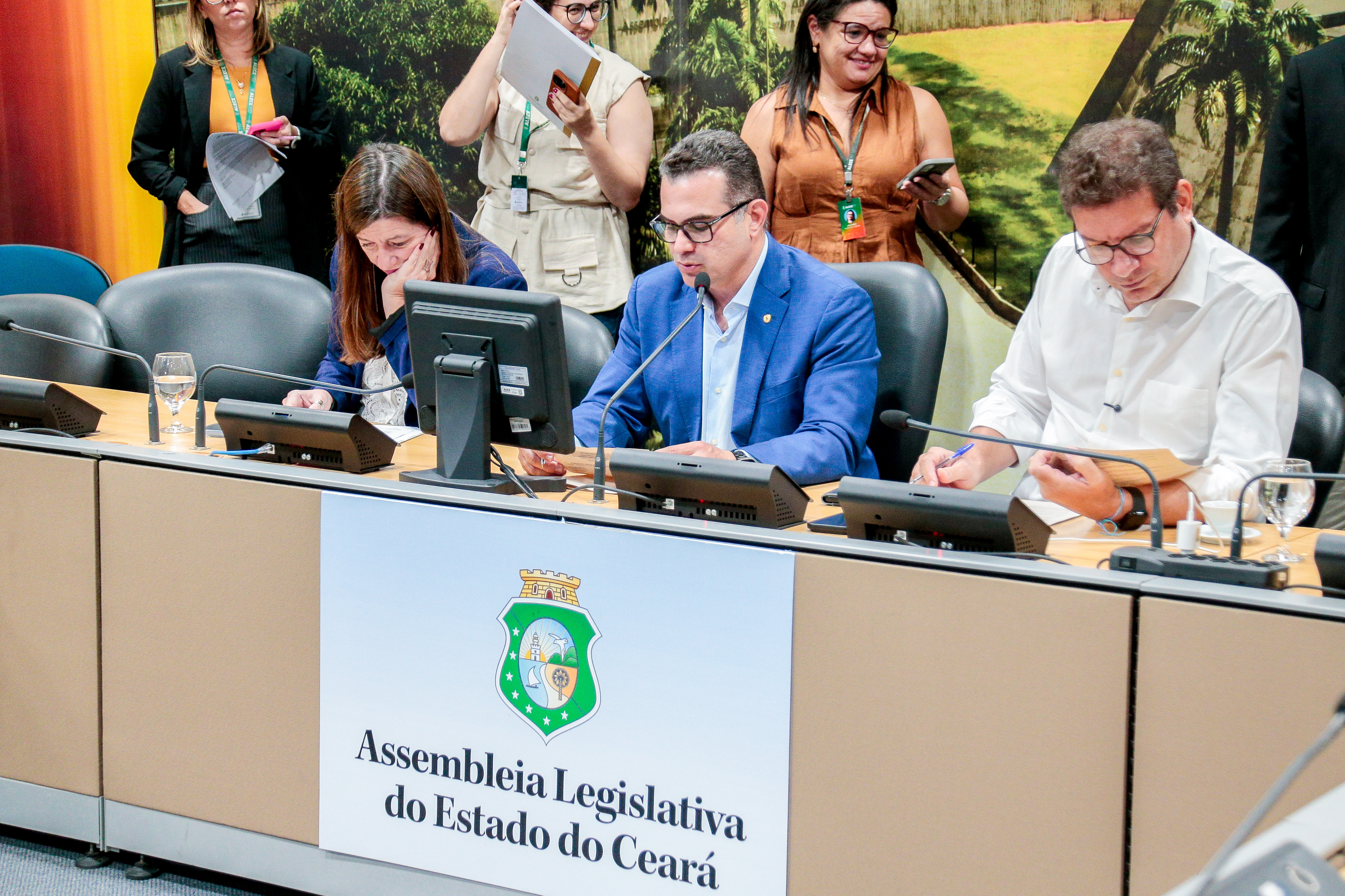 Comissão de Constituição, Justiça e Redação da Alece aprova 19 projetos nesta terça