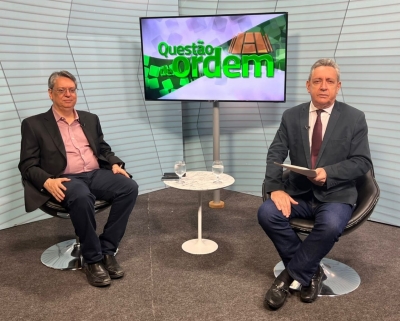 Secretário de Articulação e Modernização do Ceará, Célio Fernando Bezerra Melo, e o jornalista Renato Abreu