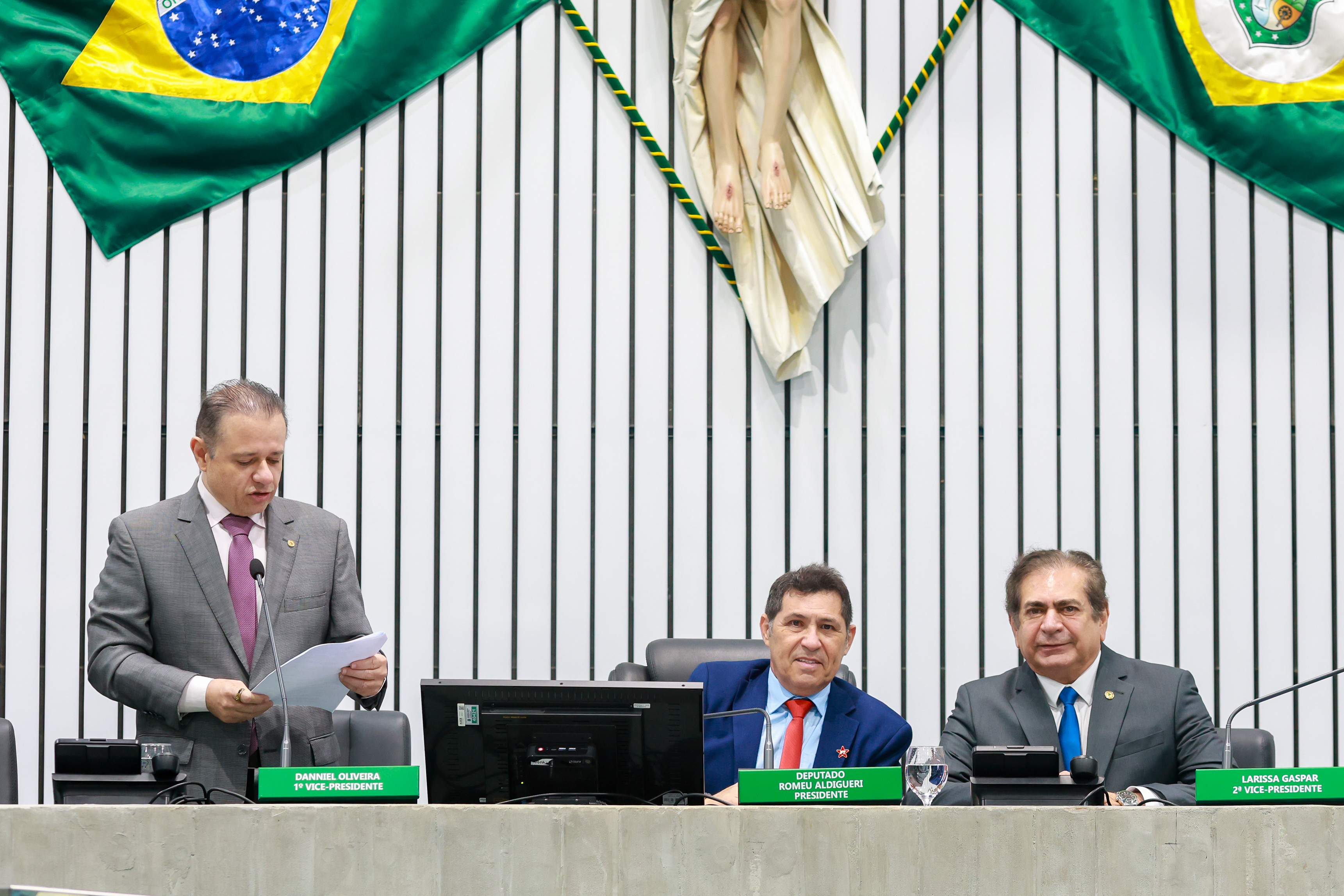 Projetos da Mesa Diretora e de deputados iniciam tramitação nesta quinta-feira