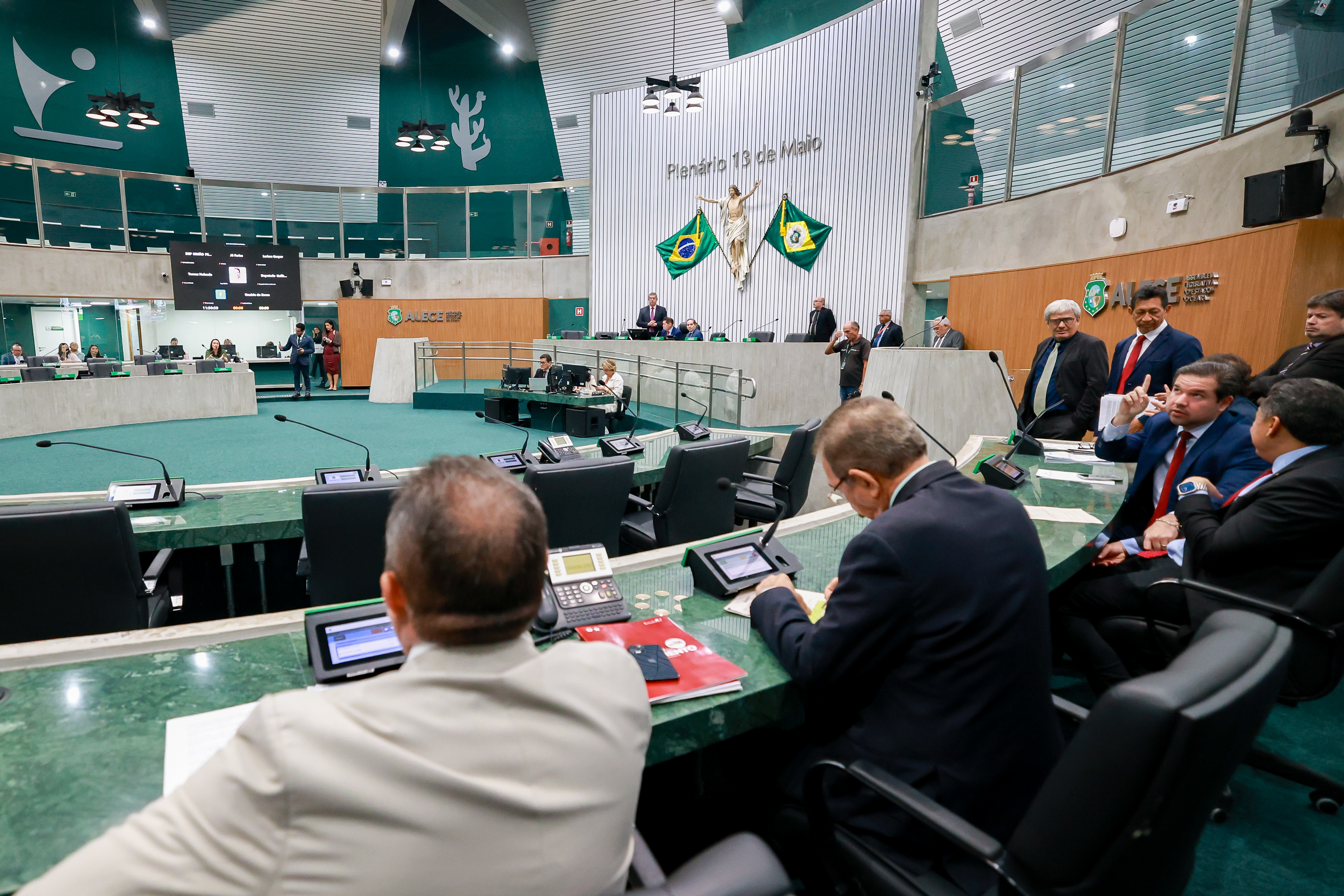 Assembleia aprova 15 proposições de parlamentares nesta quinta-feira