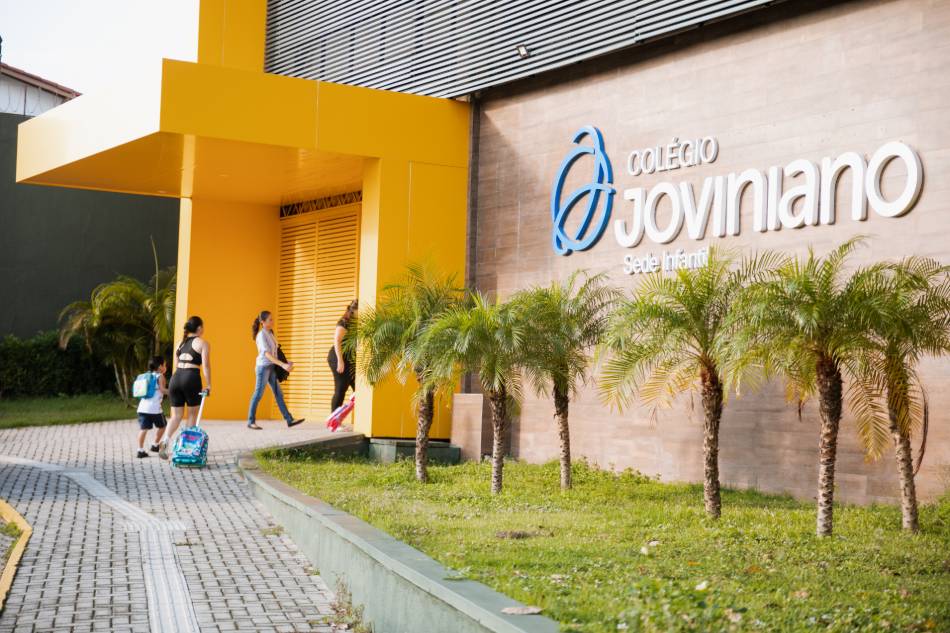 Sessão solene na Alece comemora os 65 anos do Colégio Joviniano