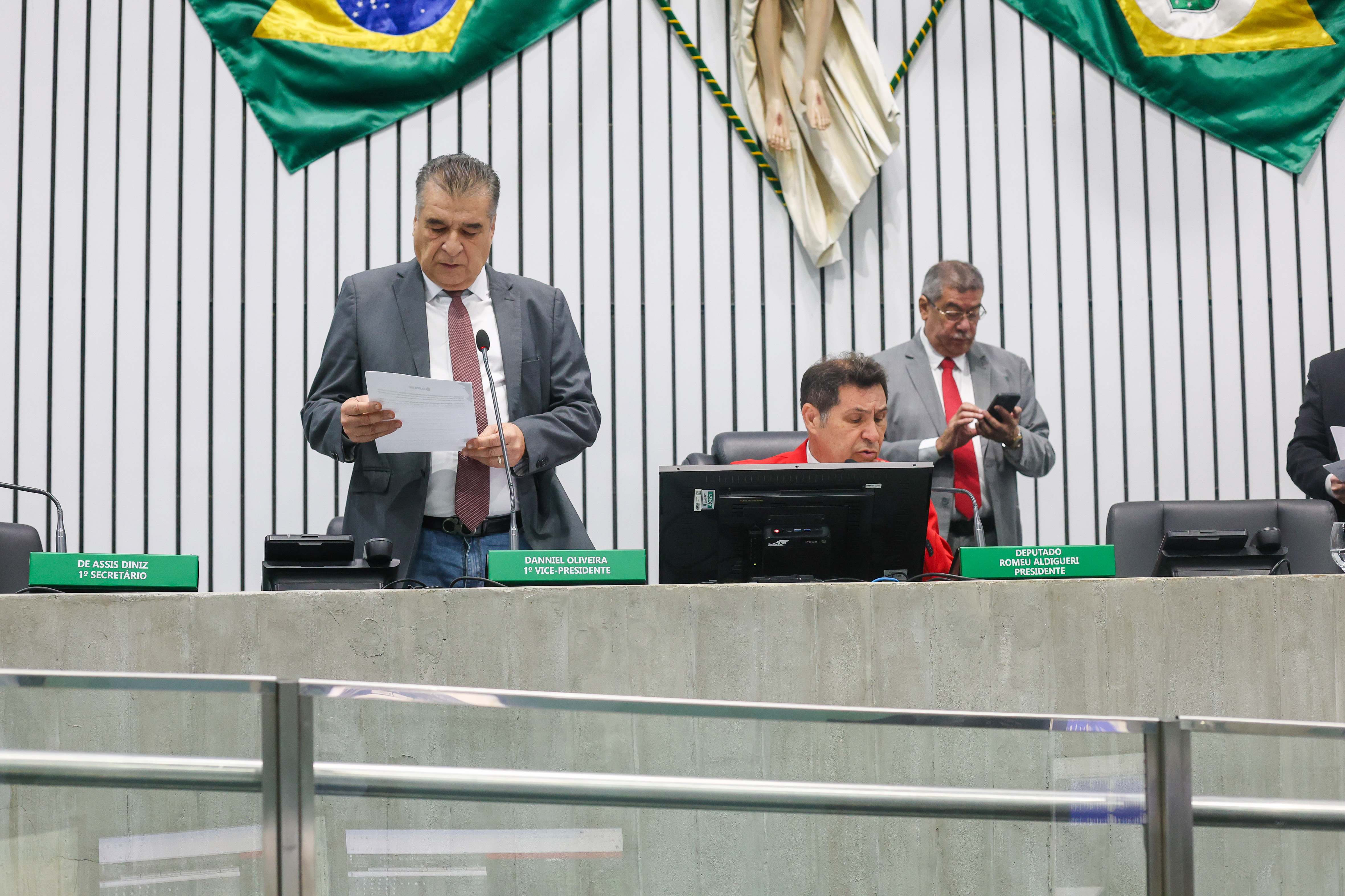 Plenário da Alece aprova nove projetos de lei de deputados