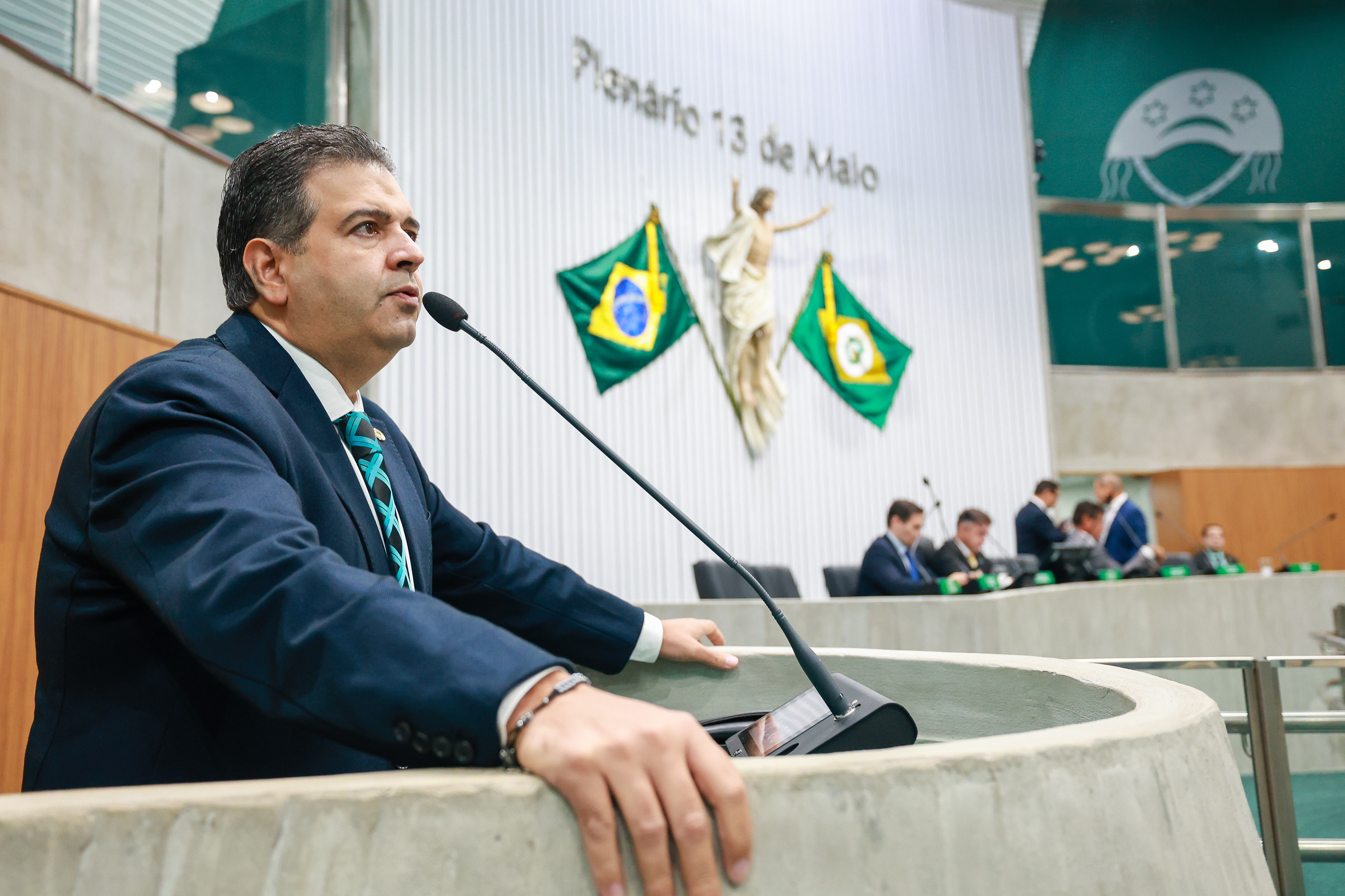 Felipe Mota lamenta decisões do STF e demonstra preocupação com polarização política