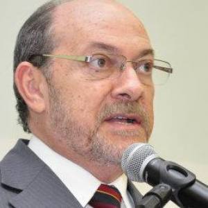 Arruda Bastos é o 5º convidado do ciclo de visitas de secretários à AL