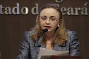 Eliane Novais repudia critica de Ciro a Eduardo Campos e Marina Silva