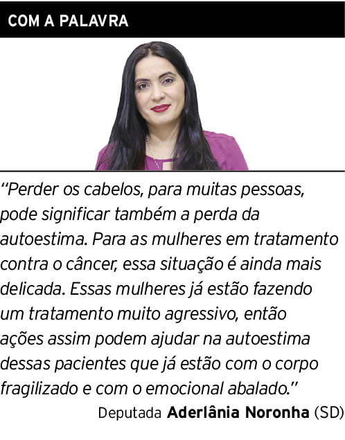 COM A PALAVRA   Perder os cabelos, para muitas pessoas, pode significar também a perda da autoestima  Para as mulhere   