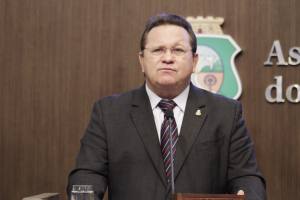 ALECE - Roberto Mesquita analisa possível mudança partidária de Cid Gomes